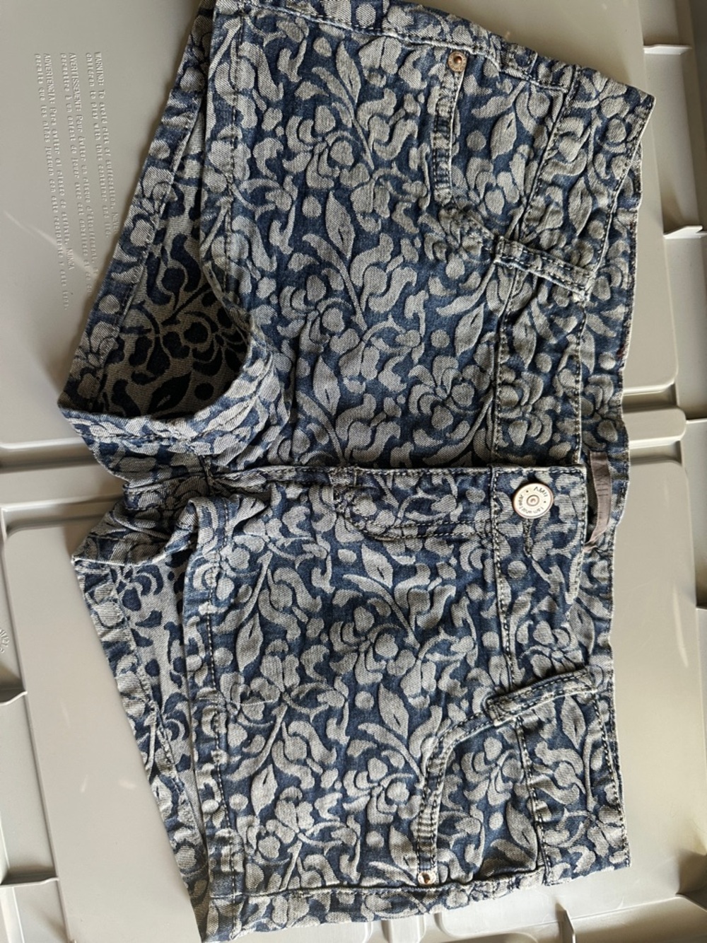 Amii Floral Patterned Denim Shorts - Blue size L low rise